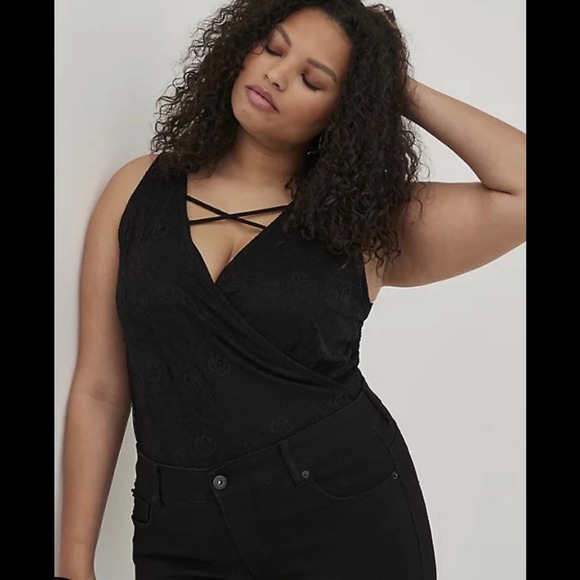 Torrid Size 4 Surplice Strappy Bodysuit in Lace Black - Picture 1 of 13